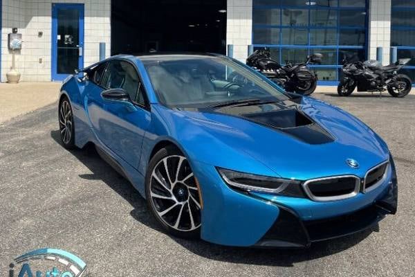 2015 BMW i8 Base Plug-In Hybrid Coupe