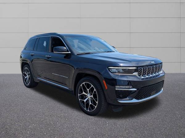 Jeep Grand Cherokee with VIN: 1C4RJHEG0R8533103