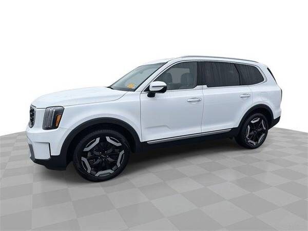 Kia Telluride with VIN: 5XYP6DGC6RG415433