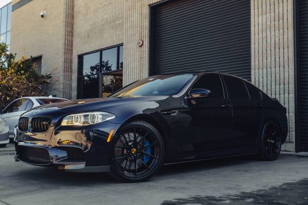 BMW M5 with VIN: WBSFV9C56GD595620