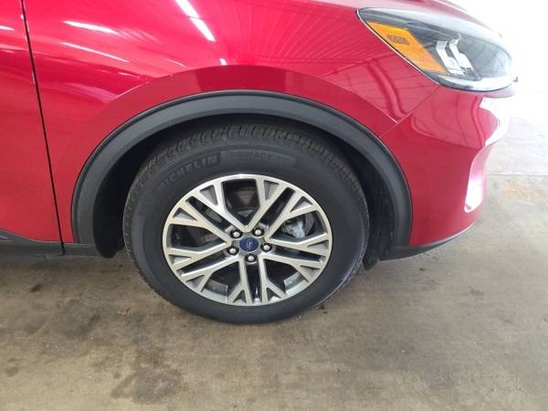 Ford Escape with VIN: 1FMCU0CZ3MUB02897