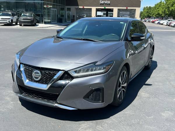 Nissan Maxima with VIN: 1N4AA6DV7LC371739