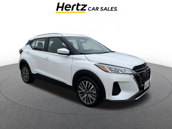 Nissan Kicks with VIN: 3N1CP5CV2RL563325