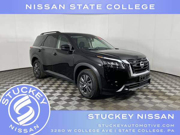 Nissan Pathfinder with VIN: 5N1DR3BC5RC269943