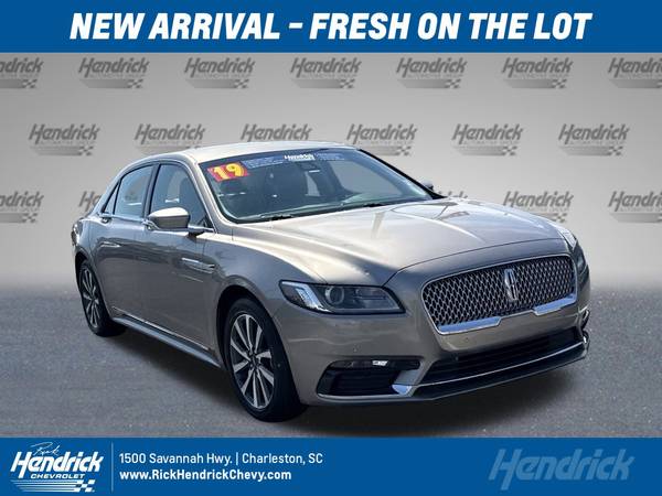 Lincoln Continental with VIN: 1LN6L9PK4K5607307