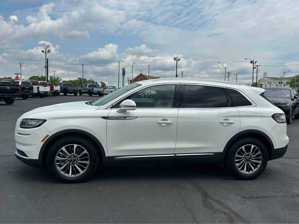 Lincoln Nautilus with VIN: 2LMPJ6J92PBL16441