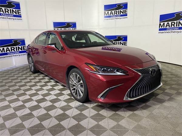Lexus ES 350 with VIN: 58ABZ1B11KU033115