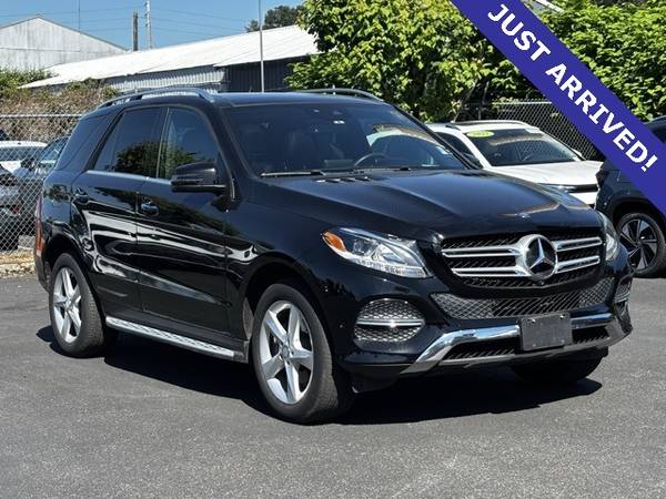 Mercedes-Benz GLE-Class with VIN: 4JGDA5HB7HA856141