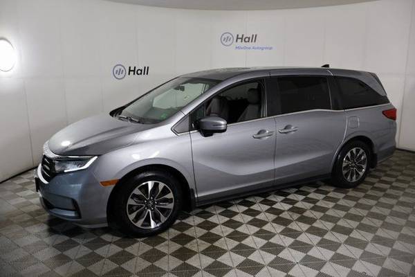 Honda Odyssey with VIN: 5FNRL6H73NB023235