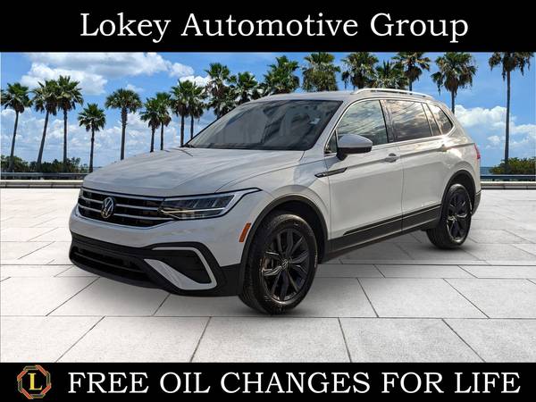 Volkswagen Tiguan with VIN: 3VV2B7AX2RM095972