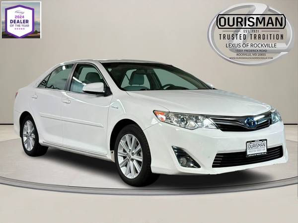 Toyota Camry Hybrid with VIN: 4T1BD1FK4EU118740
