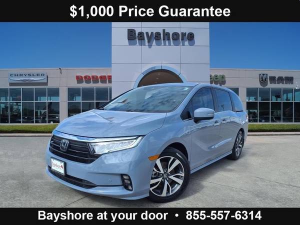 Honda Odyssey with VIN: 5FNRL6H8XRB027104