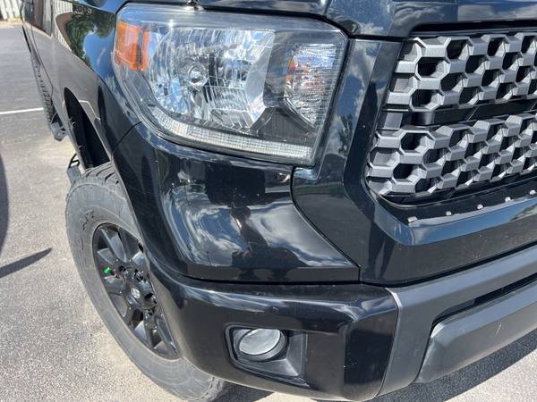 Toyota Tundra with VIN: 5TFDY5F19MX997519