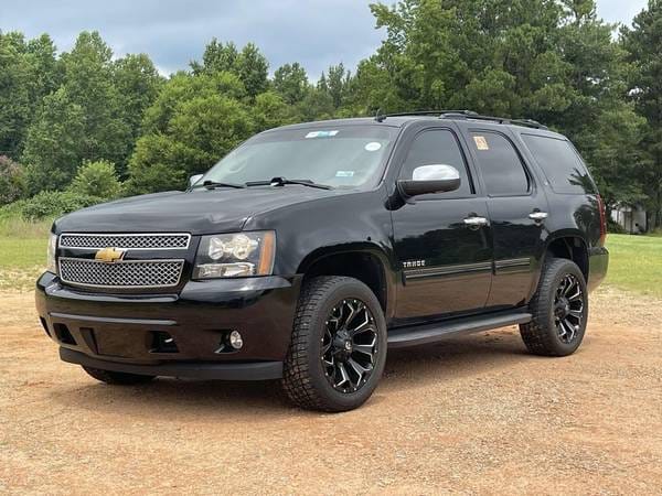 Chevrolet Tahoe with VIN: 1GNSCBE06ER137510
