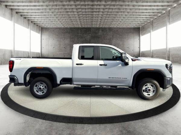 GMC Sierra 2500HD with VIN: 1GT59LEYXRF256930