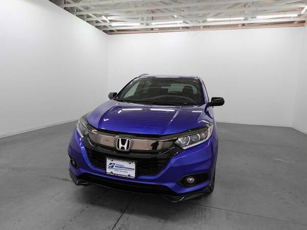Honda HR-V with VIN: 3CZRU6H1XNM702353