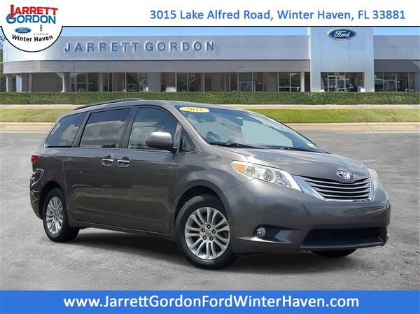 Toyota Sienna with VIN: 5TDYK3DC8FS636304