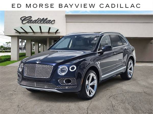 Bentley Bentayga with VIN: SJAAC2ZV1HC015432