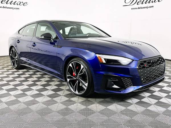 Audi S5 with VIN: WAUC4CF54NA036097