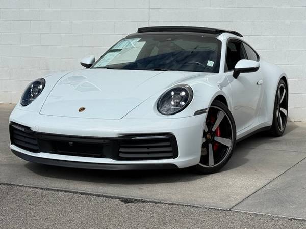 Porsche 911 with VIN: WP0AB2A95NS220849