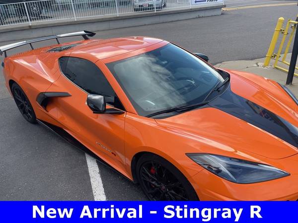 Chevrolet Corvette with VIN: 1G1YB2D41P5102564