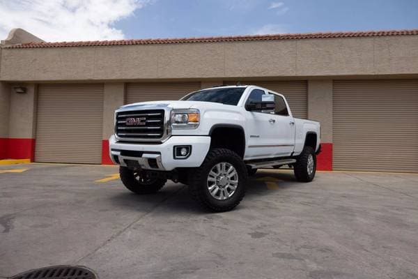 2017 GMC Sierra 2500HD SLT  Crew Cab