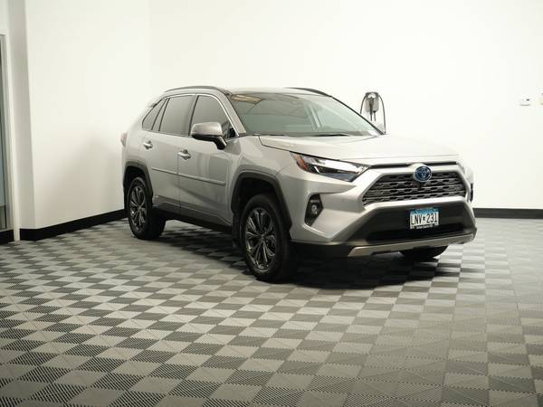 Toyota RAV4 Hybrid with VIN: 4T3D6RFV0RU145524