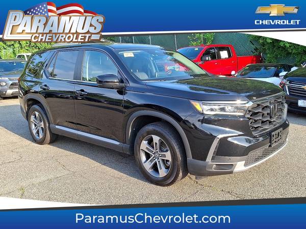 Honda Pilot with VIN: 5FNYG1H55PB049436