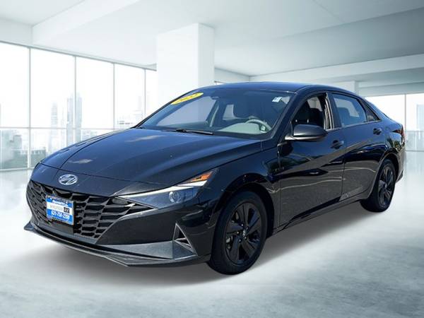 Hyundai Elantra with VIN: 5NPLS4AG6NH069666