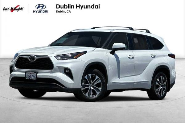 Toyota Highlander with VIN: 5TDHZRBH7NS581419