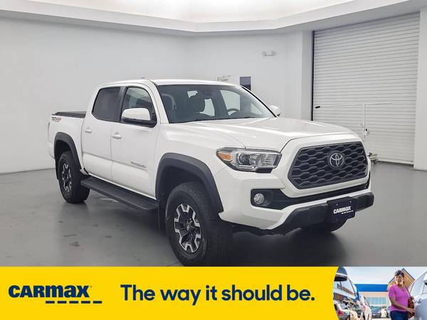 Toyota Tacoma with VIN: 5TFCZ5AN8LX221996