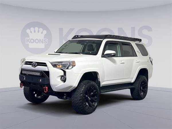 Toyota 4Runner with VIN: JTERU5JR9M5886264