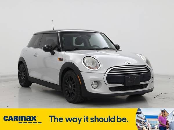 MINI Cooper with VIN: WMWXM5C59FT939143