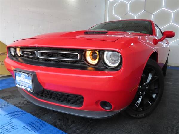 Dodge Challenger with VIN: 2C3CDZGG8MH552781