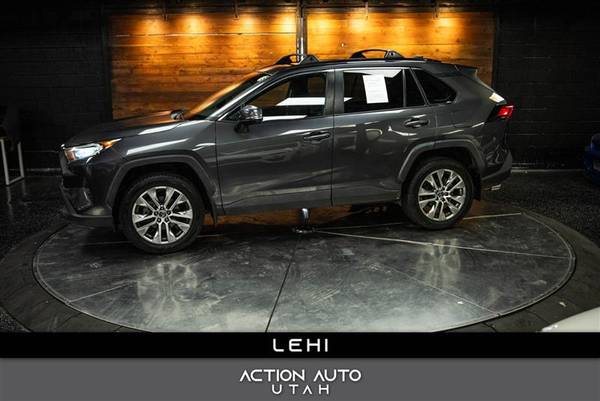 Toyota RAV4 with VIN: 2T3C1RFV4LW082445