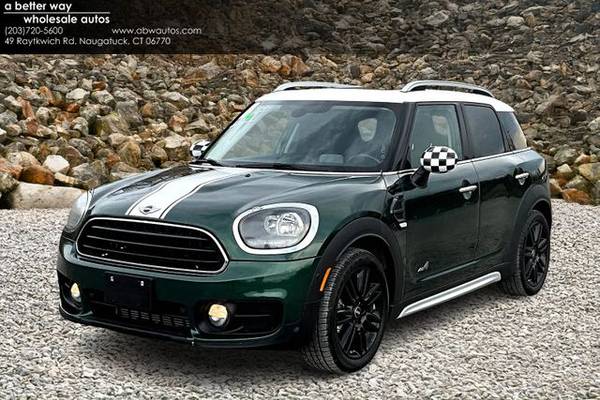 MINI Countryman with VIN: WMZYV5C3XJ3E03820