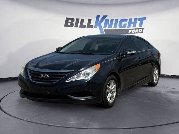 Hyundai Sonata with VIN: 5NPEB4AC2EH847712
