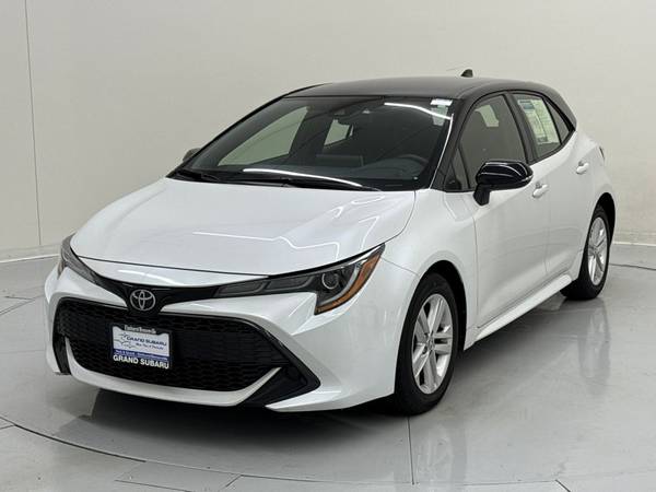 Toyota Corolla Hatchback with VIN: JTND4MBE7N3160318