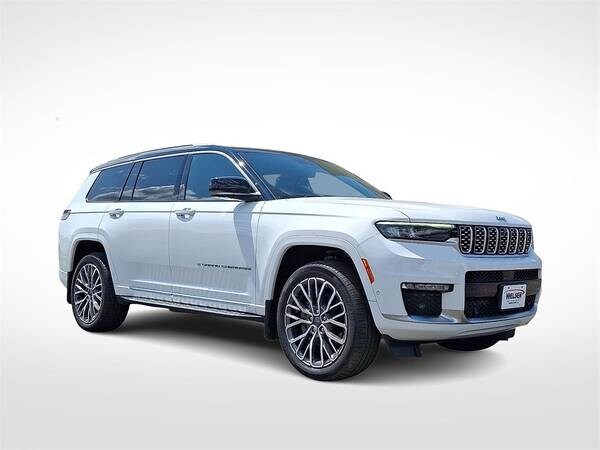 Jeep Grand Cherokee L with VIN: 1C4RJKET6M8177310