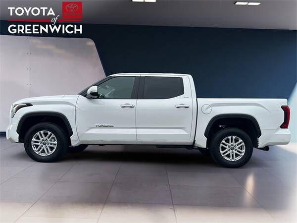 Toyota Tundra with VIN: 5TFLA5DB7NX005505