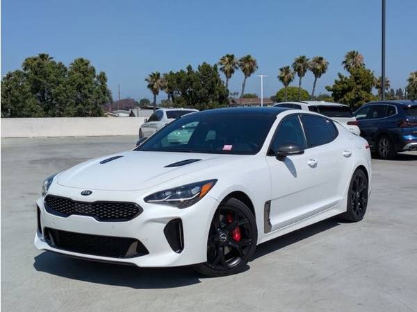 Kia Stinger with VIN: KNAE55LC1J6017945