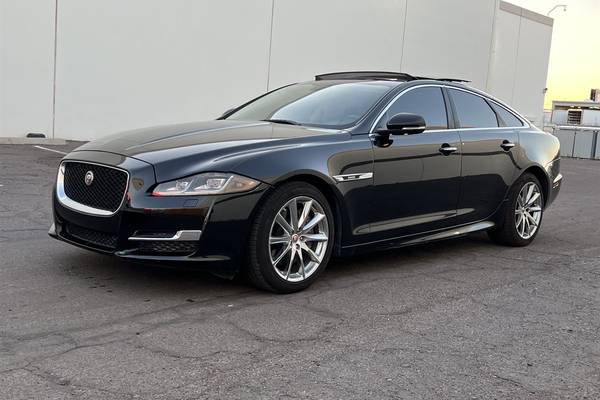 2017 Jaguar XJ R-Sport