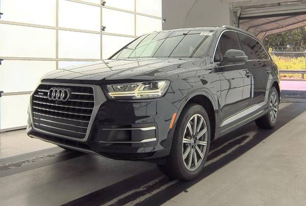 Audi Q7 with VIN: WA1LAAF72HD016915