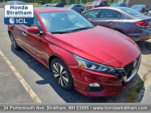 Nissan Altima with VIN: 1N4BL4DW1MN302790
