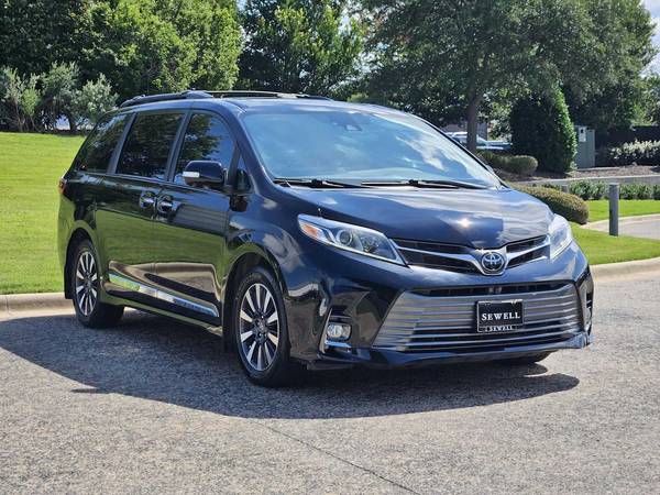 Toyota Sienna with VIN: 5TDYZ3DC3LS032618