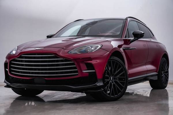 Aston Martin DBX707 with VIN: SD7VUJDW4STV11436
