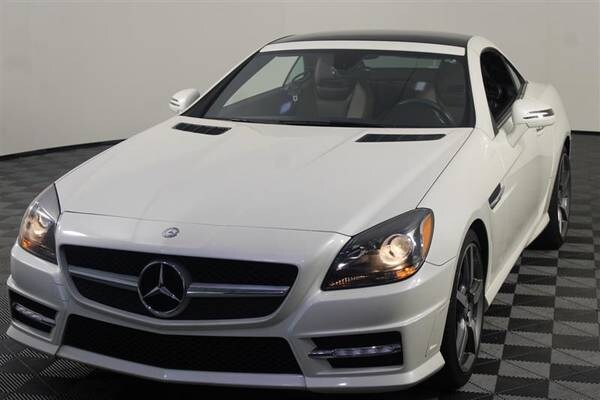 Mercedes-Benz SLK-Class with VIN: WDDPK4HA2FF104319