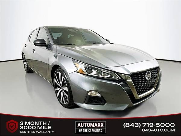 Nissan Altima with VIN: 1N4BL4CV8NN320164