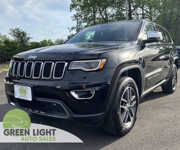 Jeep Grand Cherokee with VIN: 1C4RJFBGXJC128943
