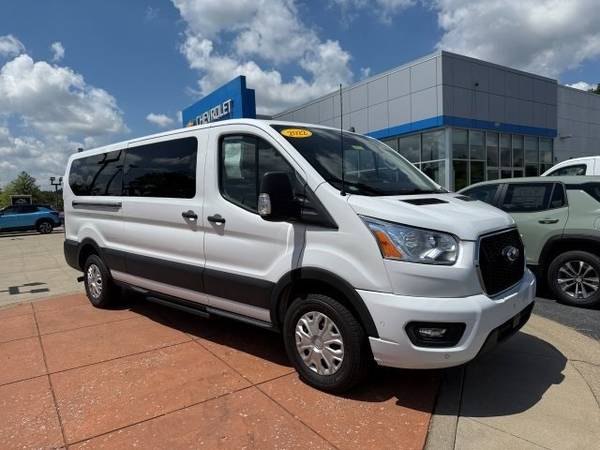 Ford Transit Passenger Van with VIN: 1FBAX2Y89NKA37294